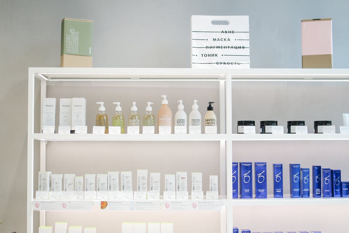 Prestige cosmetics and fragrance liquidation lots from department stores